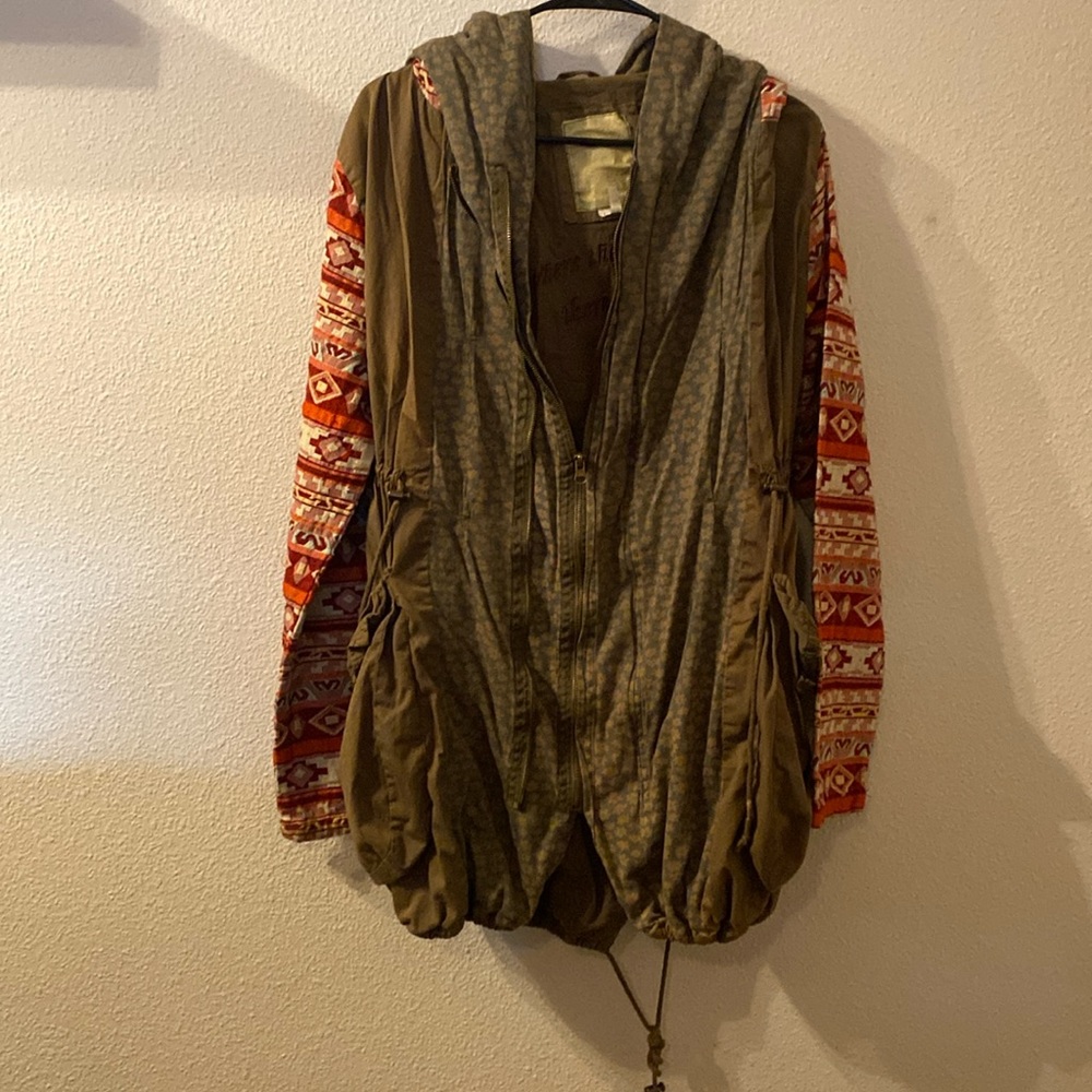 Paparazzi multi pattern high low utility jacket size large